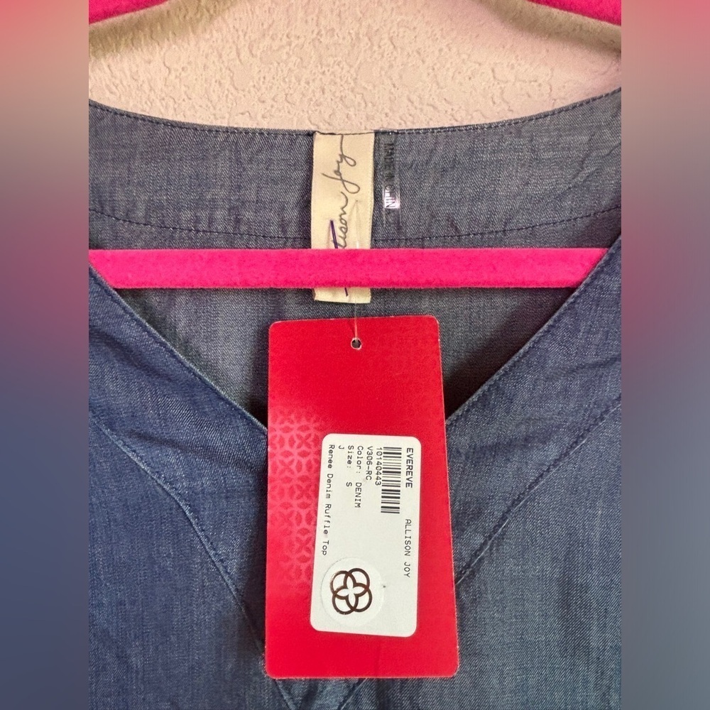 NWT Evereve Allison Joy Renee Chambray Denim 3/4 Ruffle Sleeve Blouse S - Picture 4 of 7